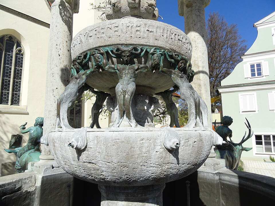 Atlantes, caryatids at Sankt-Mang-Brunnen in Kempten, Germany, by Georg Wrba (1905)