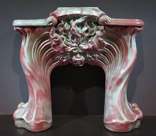 Cheminée Art Nouveau, par Émile Muller & Cie, vers 1900, grès et émail, Musée départemental de l'Oise, Beauvais, France