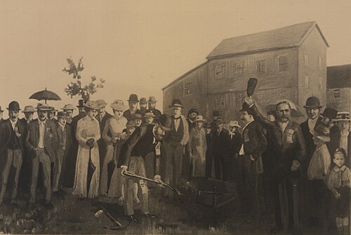 Première pelletée de terre à Sault Ste-Marie, le 30 juillet 1890, pour le premier canal électrique public construit au Canada, destiné à la distribution générale d'énergie à des fins industrielles.