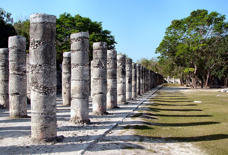 Colonnes du Groupe des Mille Colonnes, un ensemble architectural de Chichen Itza