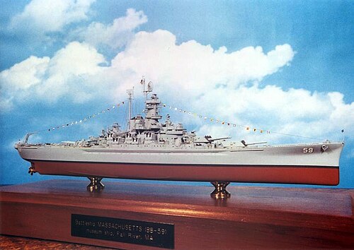 Maquette en plastique à l'échelle 1/720 de l'USS Massachusetts (BB-59).