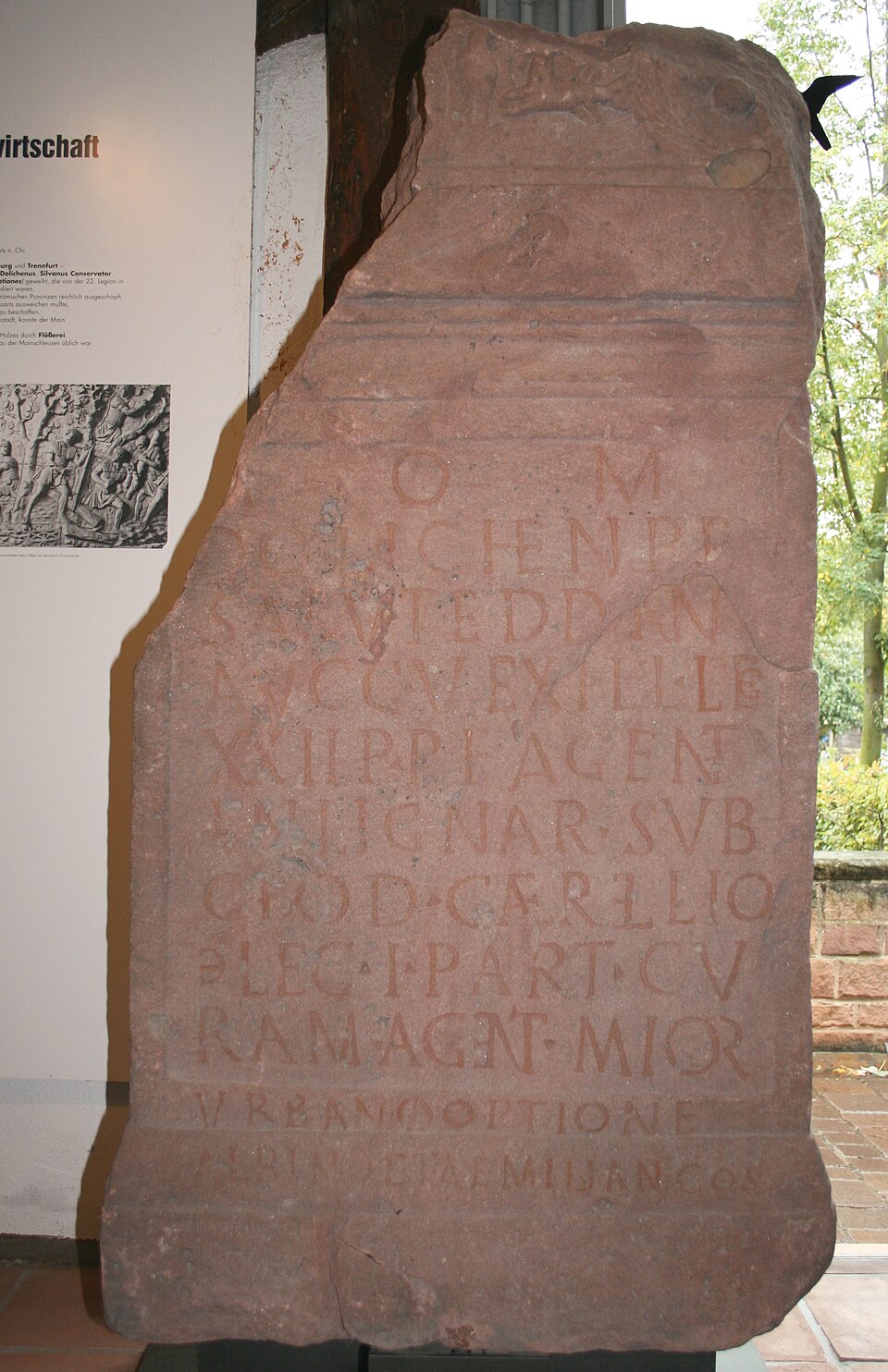 Inscription mentionnant une troupe de bûcherons de la Legio XXII Primigenia (Musée d'Obernburg)