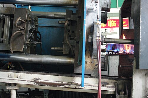 Outillage ouvert et buse d'injection
