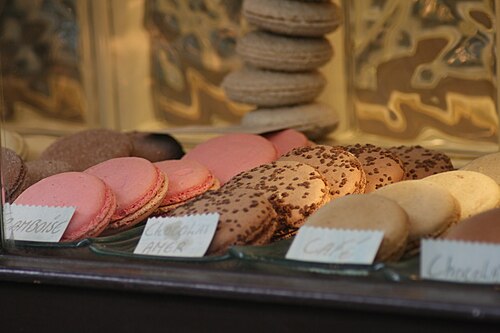 Une boutique de biscuits, remplie d'une large gamme de biscuits