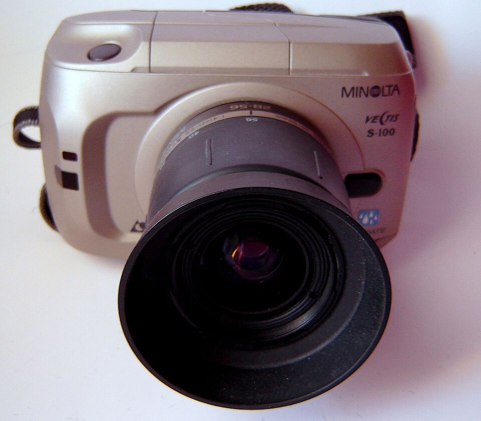 Minolta Vectis S-100 avec objectif 28~56 mm