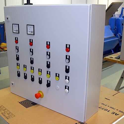 IHM d'une machine pour l'industrie sucrière avec boutons poussoirs