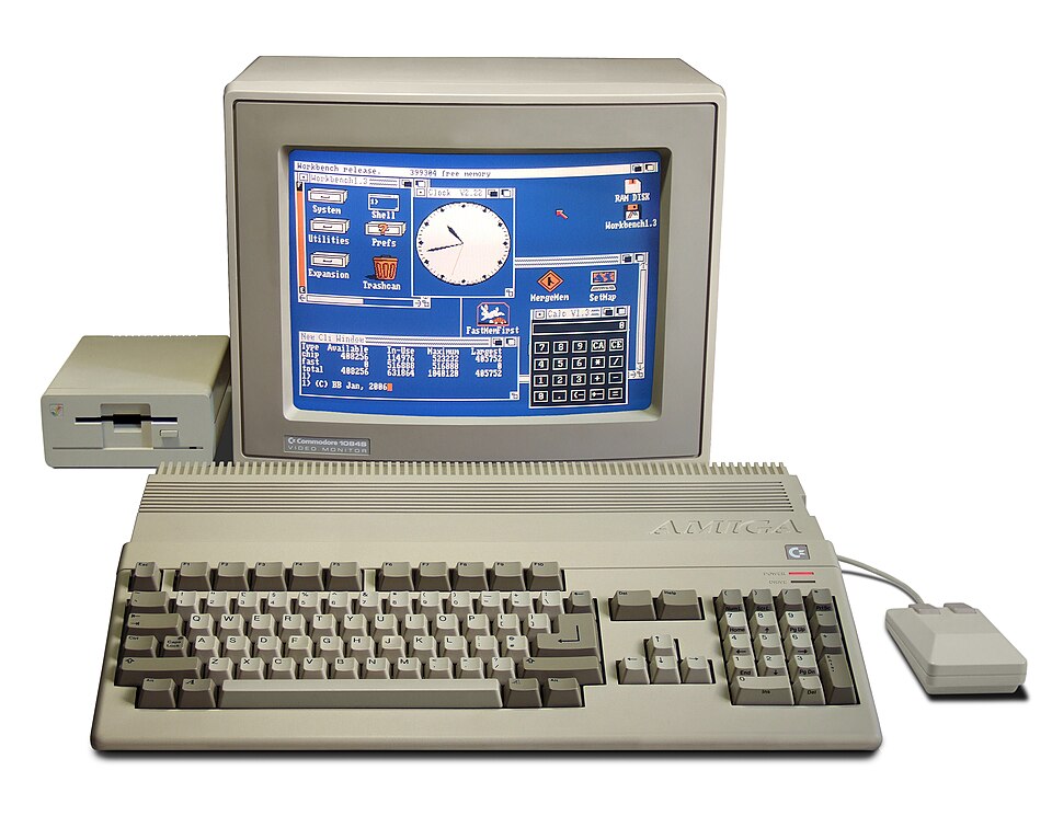 L'Amiga 500, le premier ordinateur personnel/maison multimédia 16 et 32 ​​bits « bas de gamme », a été introduit en octobre 1987.[27]