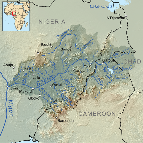 La rivière Bénoué est alimentée par de nombreux affluents provenant du plateau de l'Adamawa ; la plupart des affluents les plus élevés sont des cours d'eau saisonniers. La Bénoué est elle-même un affluent majeur du Niger.