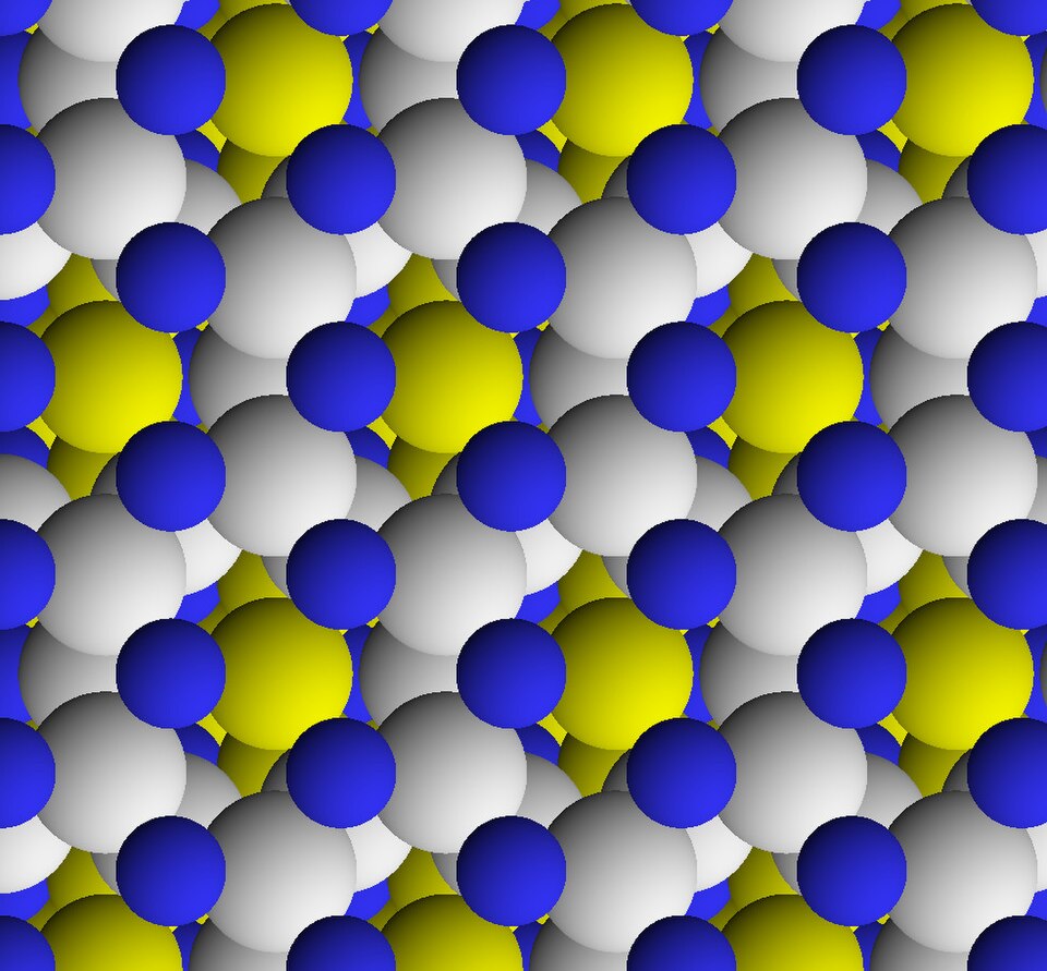 Structure de chlorite vue selon [001] montrant une structure pseudo-hexagonale