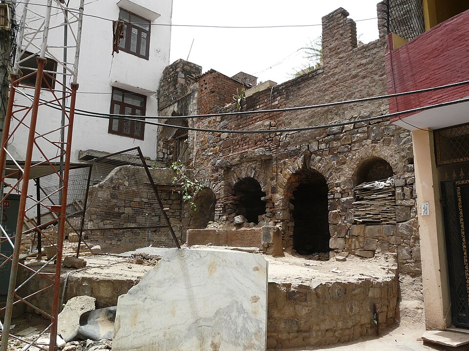 Restes d'un baoli à Mehrauli.