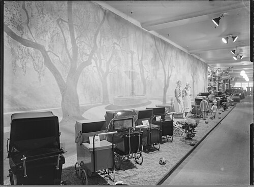 Poussettes à vendre à Stockholm, Suède en 1931.
