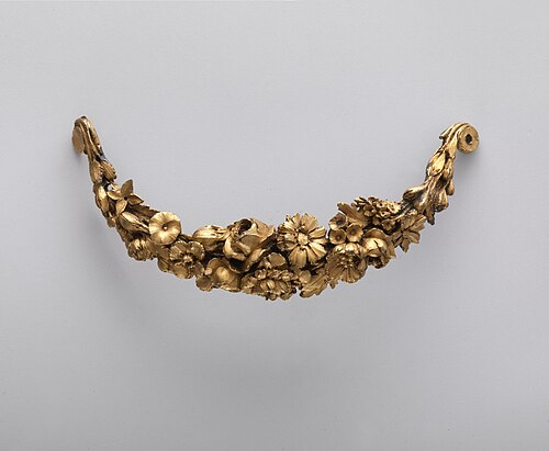 Ornement de feston de style rococo ou Louis XVI, XVIIIe siècle, bronze doré, Metropolitan Museum of Art