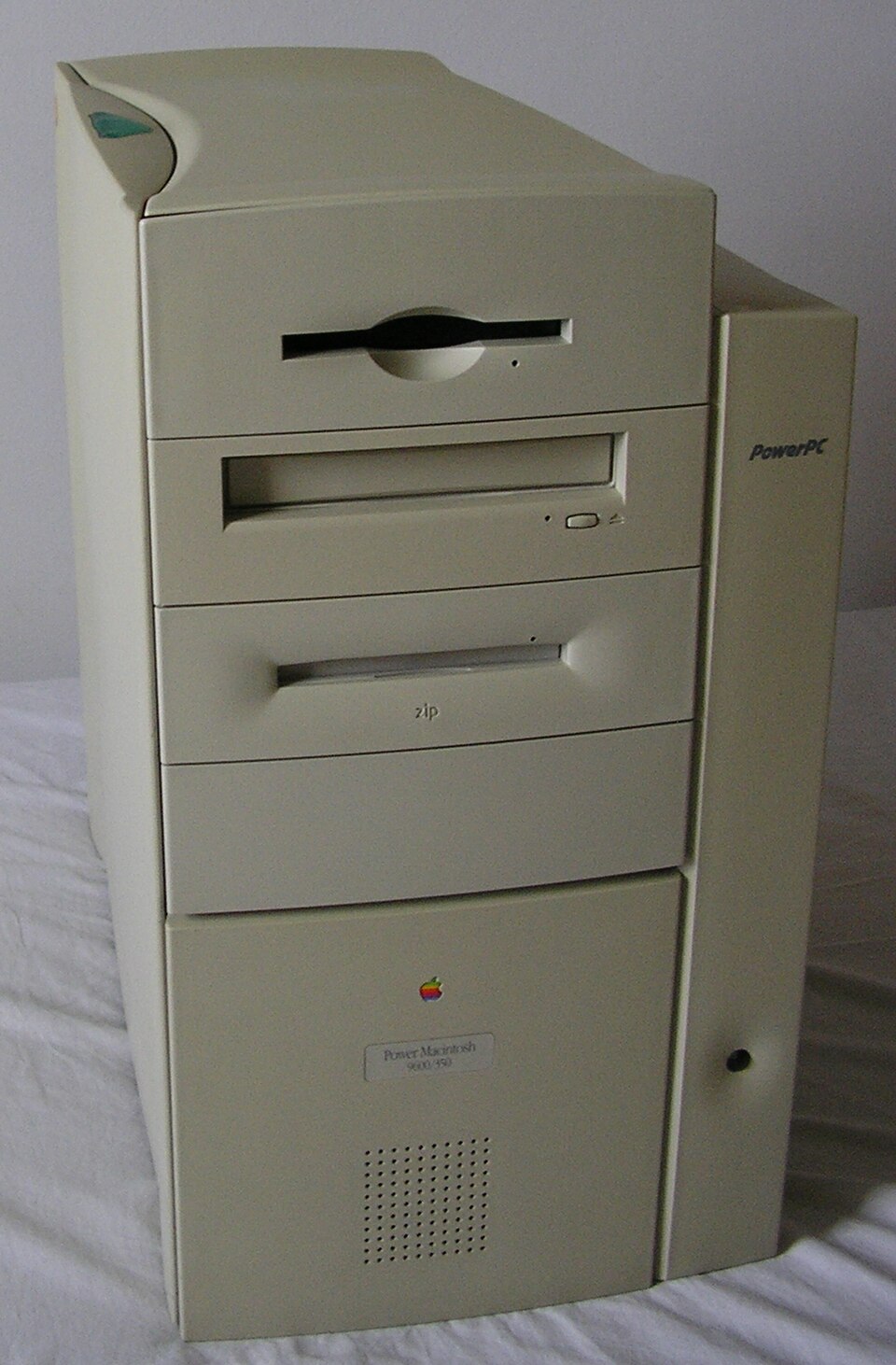 Boîtier tour Power Mac