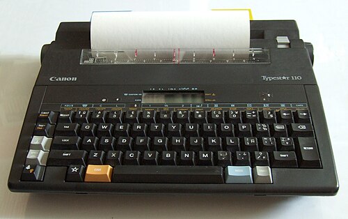 Machine à écrire électronique – la dernière étape du développement des machines à écrire. Une Canon Typestar 110 de 1989