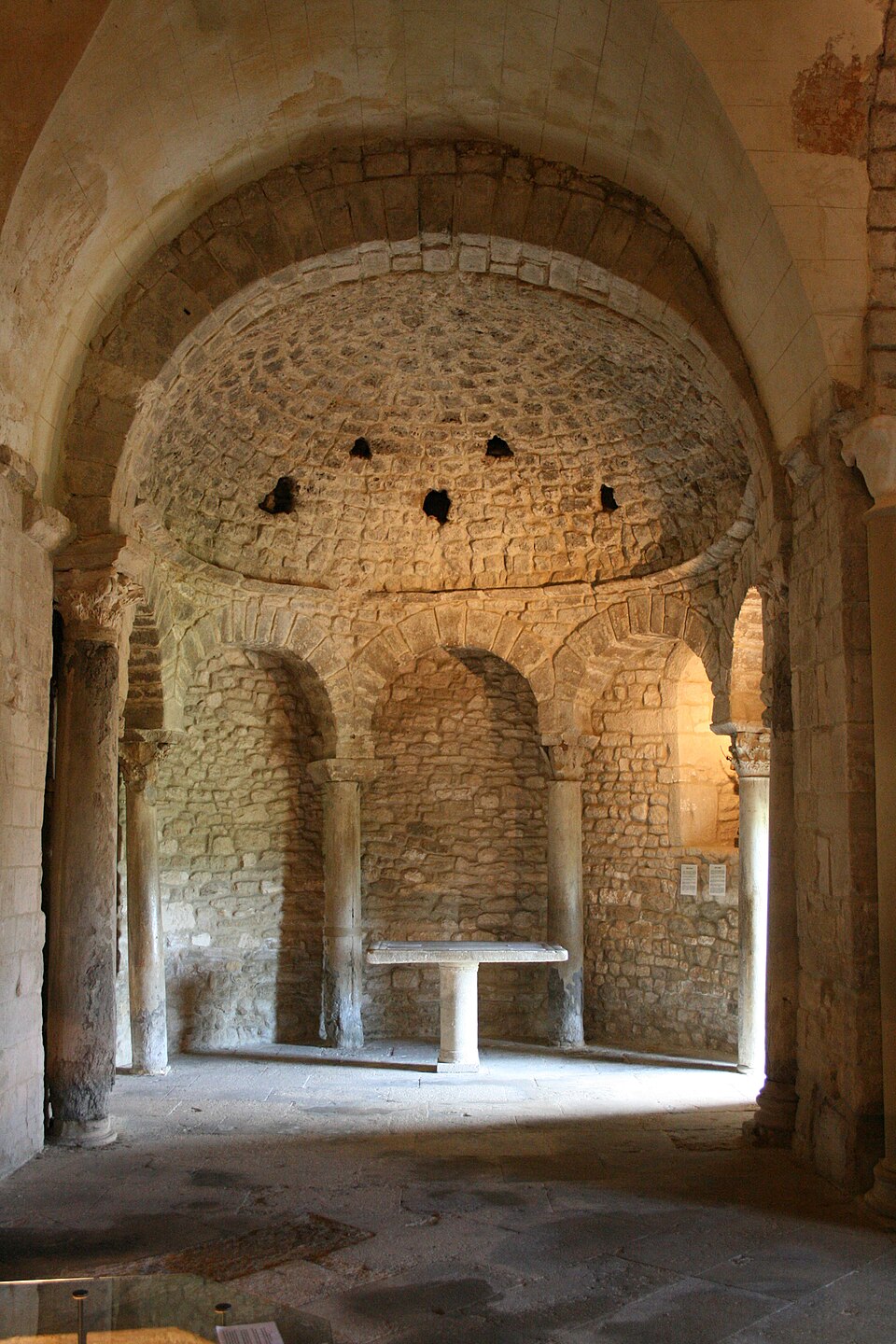 Baptistère Saint-Jean de Venasque