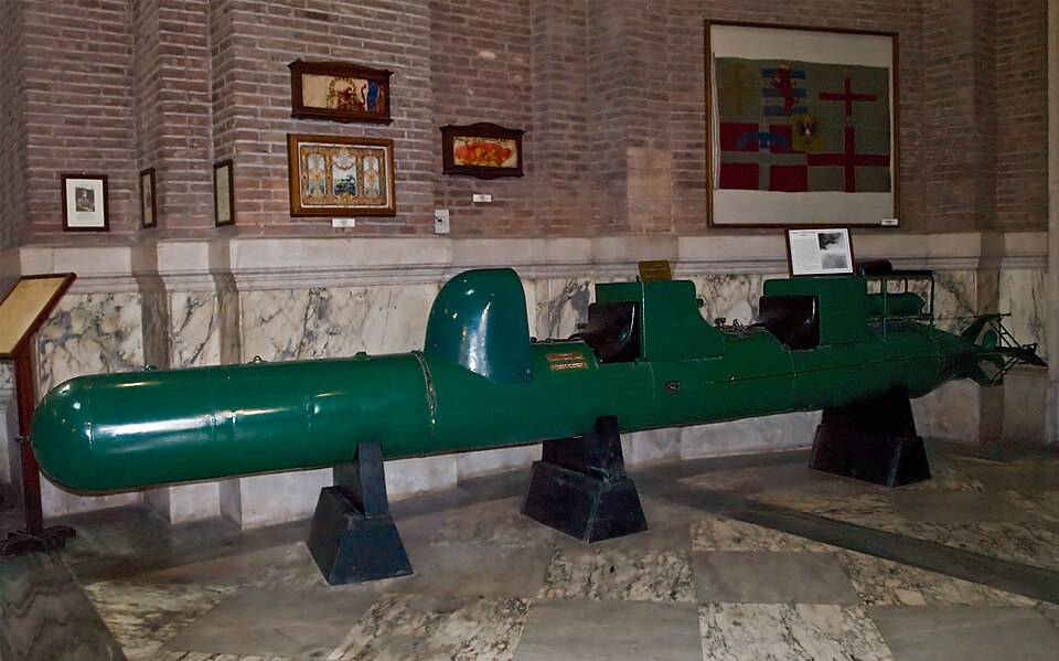 Le « maiale » ou « siluro a lenta corsa » : premier moyen de transport sous-marin utilisé par les nageurs de combat italiens pendant la Seconde Guerre mondiale