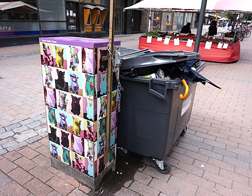 Conteneur à déchets à Tampere, Finlande