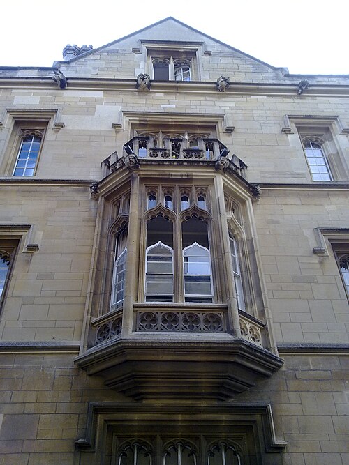 Une fenêtre en oriel de Turl Street appartenant à Exeter College, Oxford
