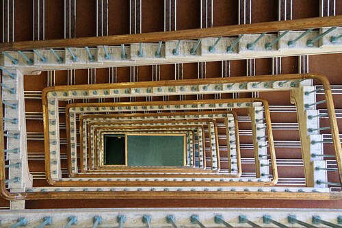 Un escalier dans Bush House