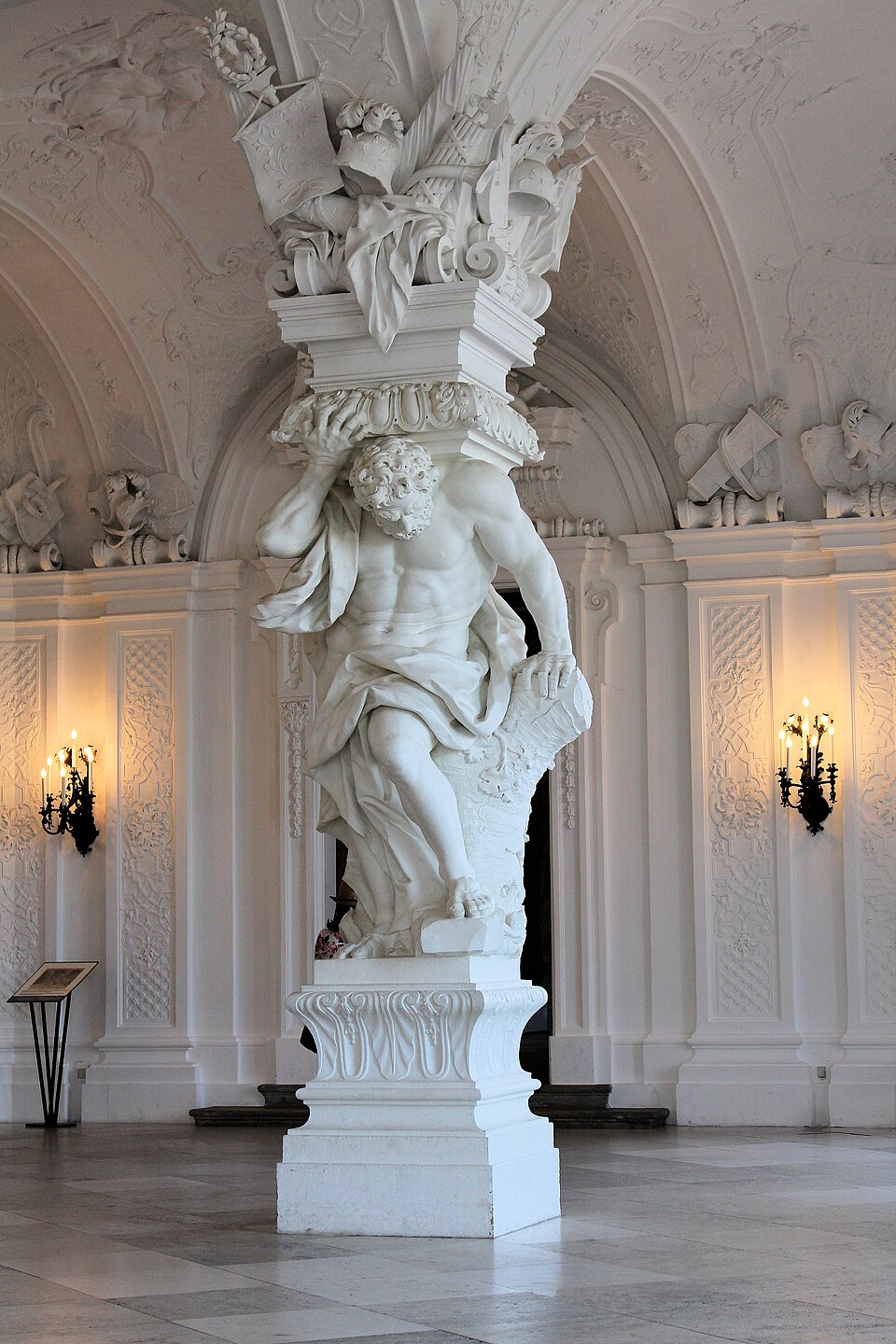 Atlantides dans la partie supérieure du palais du Belvédère, à Vienne, par Johann Lukas von Hildebrandt (1721–1722)