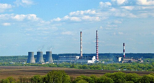 Centrale électrique de Kashira avec une cheminée servant également de pylône haute tension