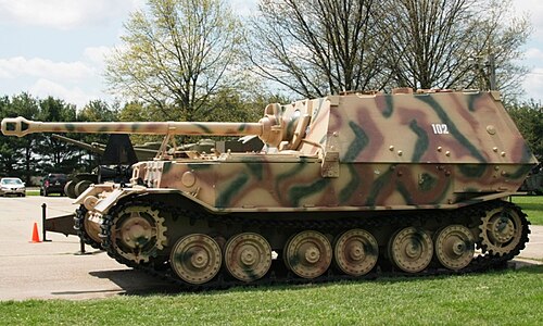 L'éléphant restauré du centre de soutien à la formation de l'artillerie de l'armée américaine