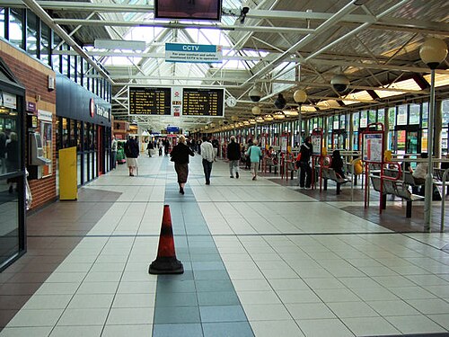 Hall de la gare routière de Leeds City, 2007