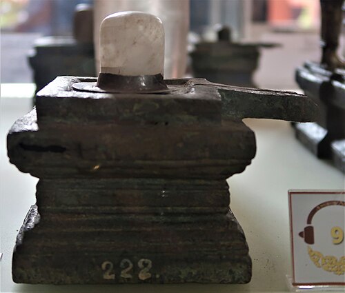 Lingam de la période d'Angkor, province de Battambang (Cambodge)