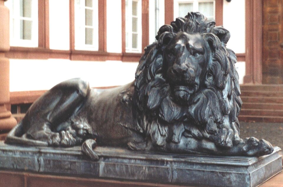 Lion au château de Philippsruhe par Christian Daniel Rauch