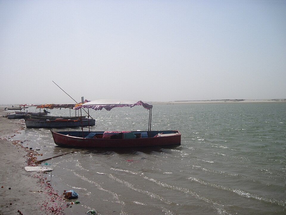 La rivière Ghaghra, localement connue sous le nom de Saryu