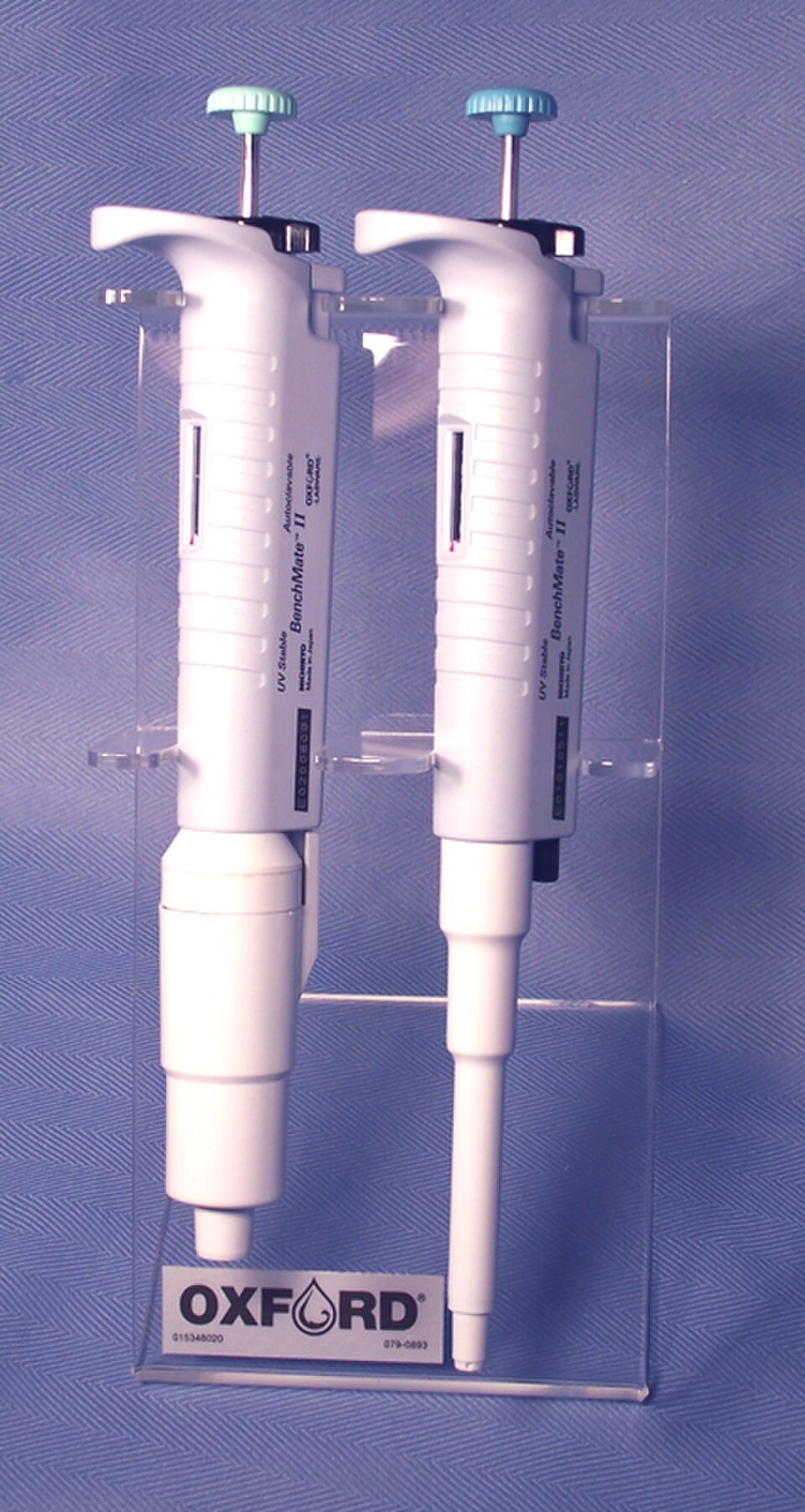 Pipettes monocanal conçues pour traiter 1 à 5 ml et 100 à 1 000 μL avec système de verrouillage