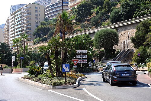 Poste frontière ouvert de l'espace Schengen à la frontière entre la France et Monaco (était ouvert bien avant le début de Schengen)