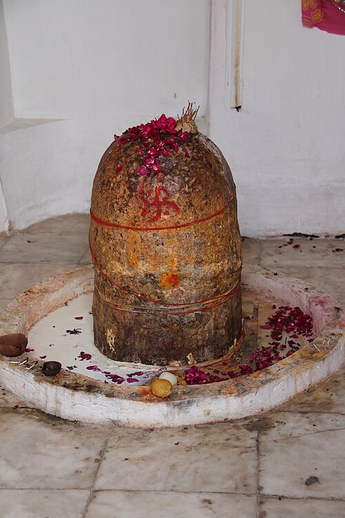 Un lingam dans les temples de Katas Raj dans le nord du Pakistan