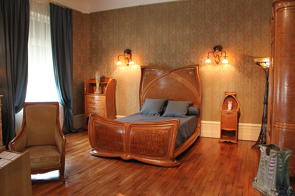 Mobilier de chambre de la Villa Majorelle (1901-1902), conservé aujourd'hui au Musée des Beaux-Arts de Nancy