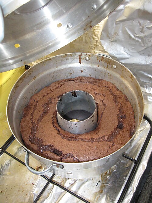 Un gâteau au brownie de la Pâque cuit dans un pot miracle