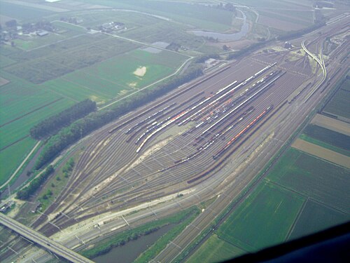 Kijfhoek, Pays-Bas, vu d'une altitude de 305 m. La bosse se trouve en haut à droite.