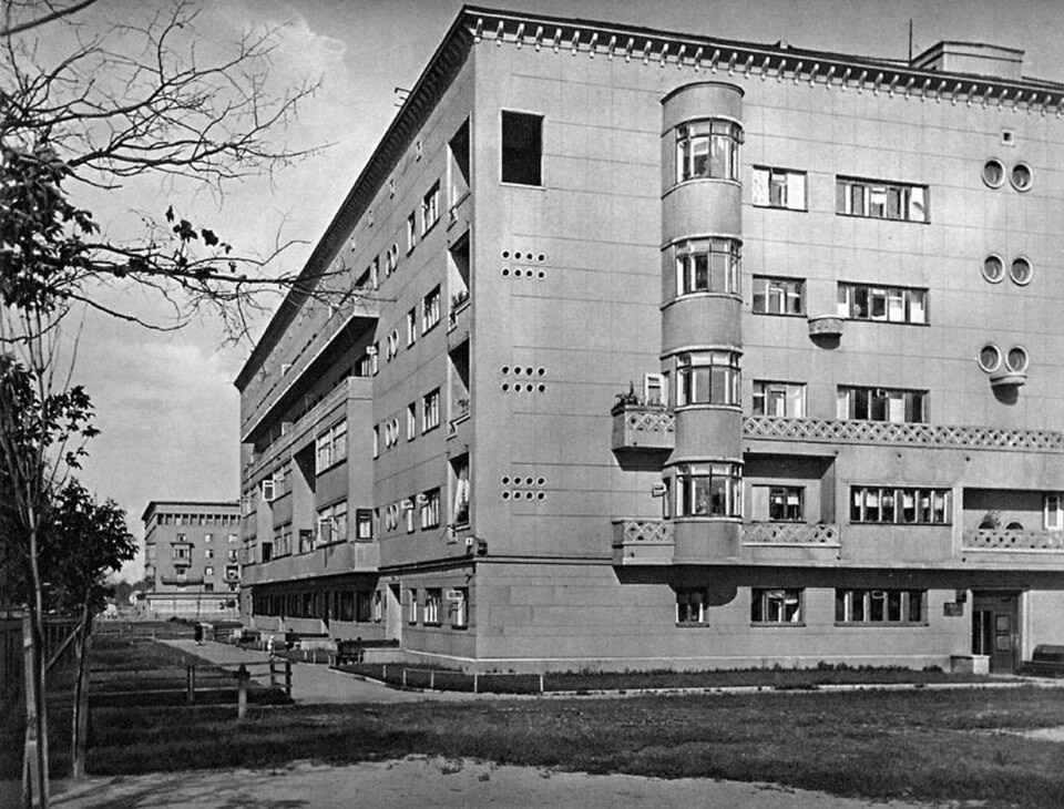 Logement Schosse Entuziastov par Guryev-Gurevich et Zaltsmann, 1935-1936