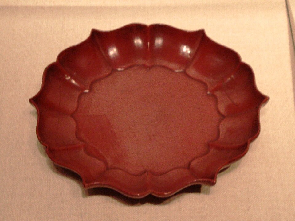 Plateau en laque de la dynastie Song, 960-1279 (Freer and Sackler Galleries, Washington, DC)