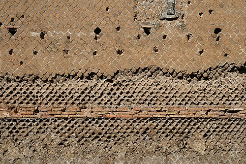 Opus reticulatum romain sur la villa d'Hadrien à Tivoli, Italie (IIe siècle)