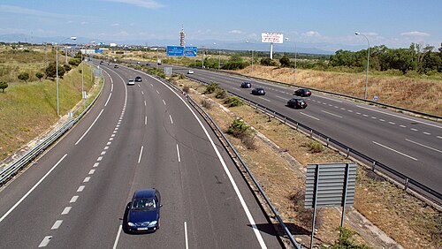 The M-40 autopista (motorway) is one of the beltways serving Madrid. It is one of the few non-toll autopistas of significant length.