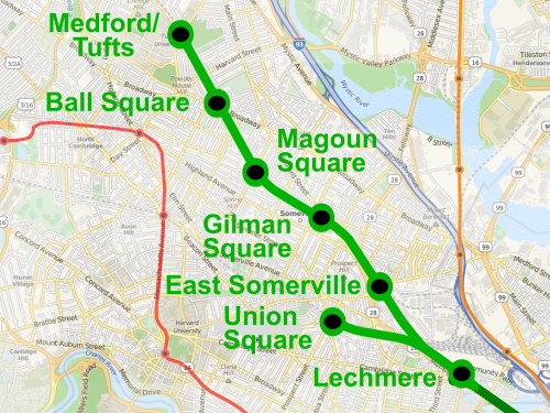 Carte des banlieues nord-ouest de Boston, avec les lignes de métro existantes. Deux branches se rejoignent à la station Lechmere dans le coin sud-est de la carte. Une branche se dirige vers l'ouest jusqu'à Union Square ; l'autre se dirige vers le nord-ouest jusqu'à East Somerville, Gilman Square, Magoun Square, Ball Square et Medford/Tufts.