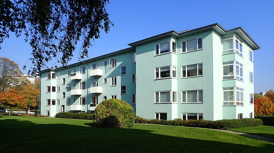Strandparken (1938), Aarhus. Couleur pastel typique des funkis stuqués.