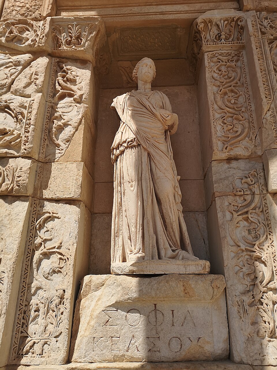 Statue de Sophia, personnification de la sagesse dans la bibliothèque de Celse