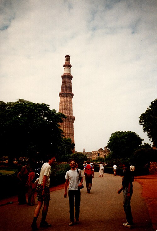 Vue du chemin de Qutb Minar