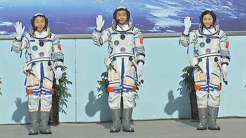 L'équipage du Shenzhou 14