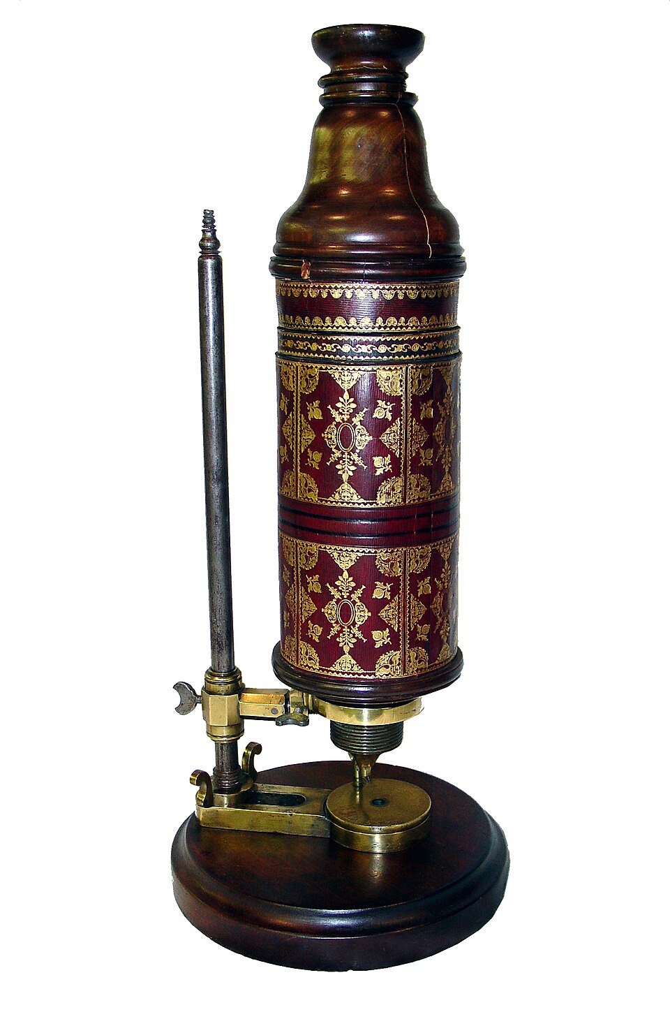Microscope fabriqué par Christopher Cock de Londres pour Robert Hooke. Hooke aurait utilisé ce microscope pour les observations qui ont constitué la base de son ouvrage Micrographia. (M-030 00276) Avec l'aimable autorisation de la collection de microscopes Billings, Musée national de la santé et de la médecine du Maryland.