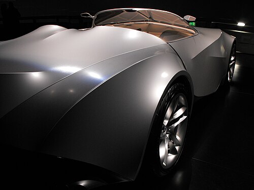 Vue arrière de la BMW GINA, une voiture à carrosserie en tissu. La BMW GINA est un concept de voiture de sport à carrosserie en tissu conçu par BMW