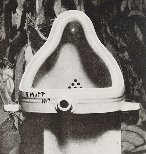 Fontaine, un urinoir que Marcel Duchamp a exposé comme une œuvre controversée