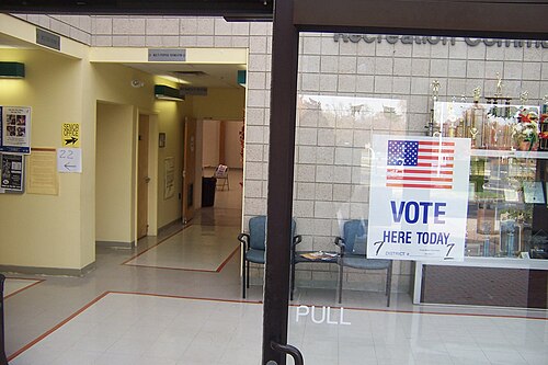 Un bureau de vote dans le New Jersey lors de l'élection présidentielle américaine de 2008