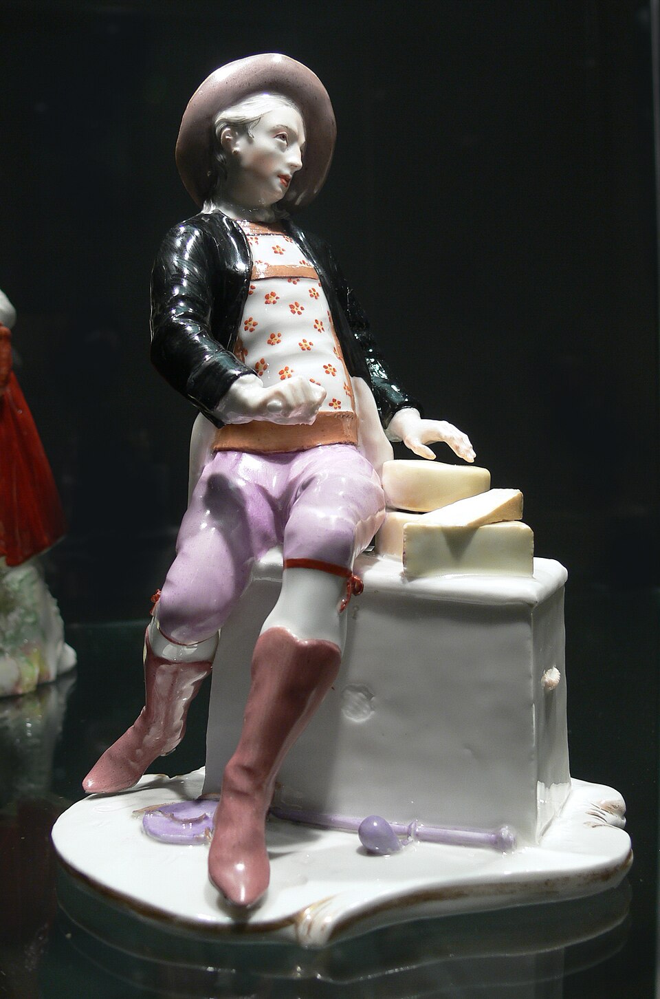 Figurine d'un vendeur de fromage par Franz Anton Bustelli, porcelaine de Nymphenburg (1755)